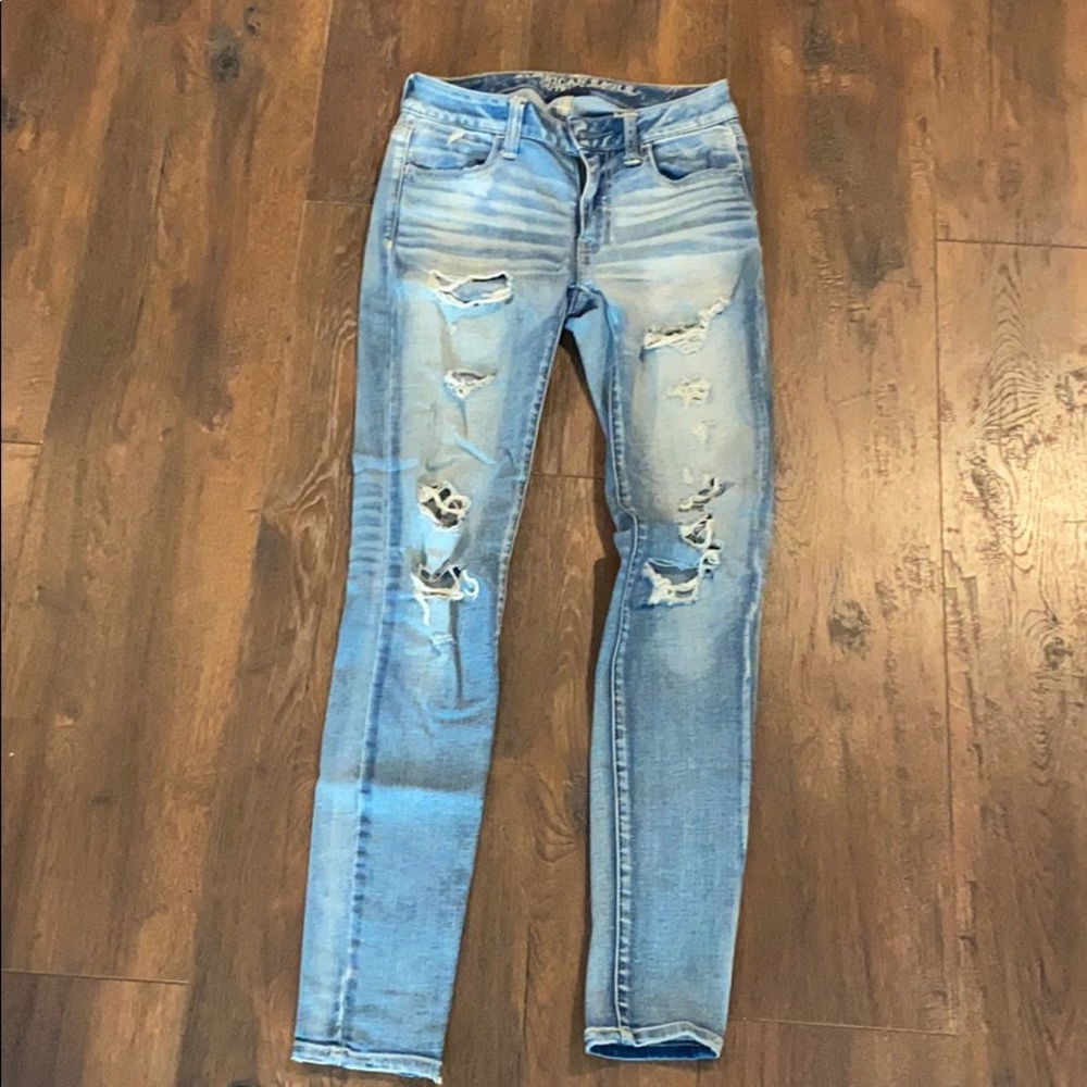 Distressed skinny jeans